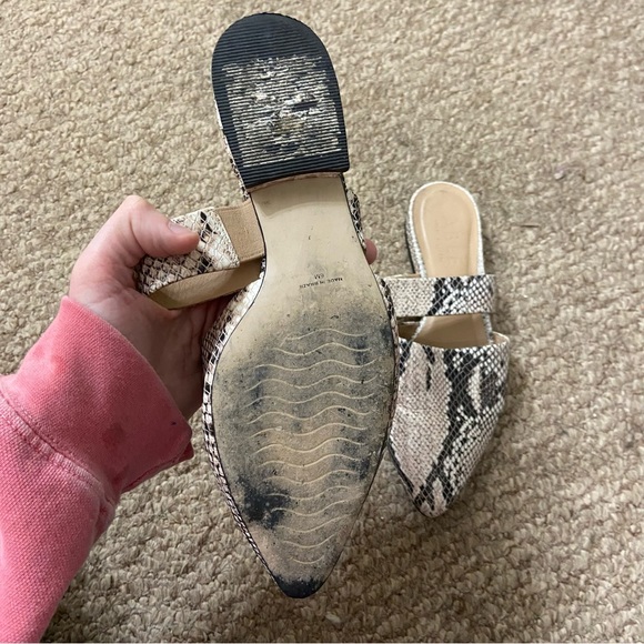 ABLE Handmade Leather Joselyne Snakeskin Pointy Toe Slide Flats - Picture 5 of 8